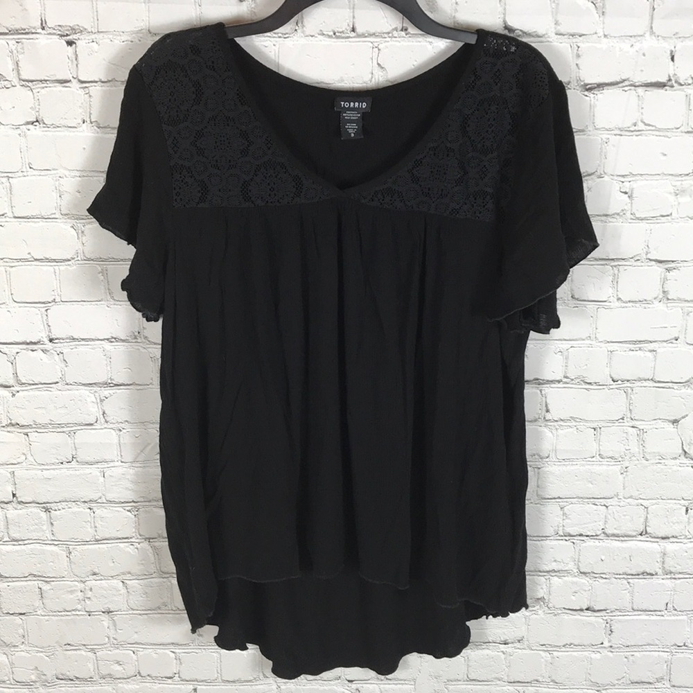 Torrid Sz 3 Lace Inset Flutter Sleeve Top - Picture 2 of 5